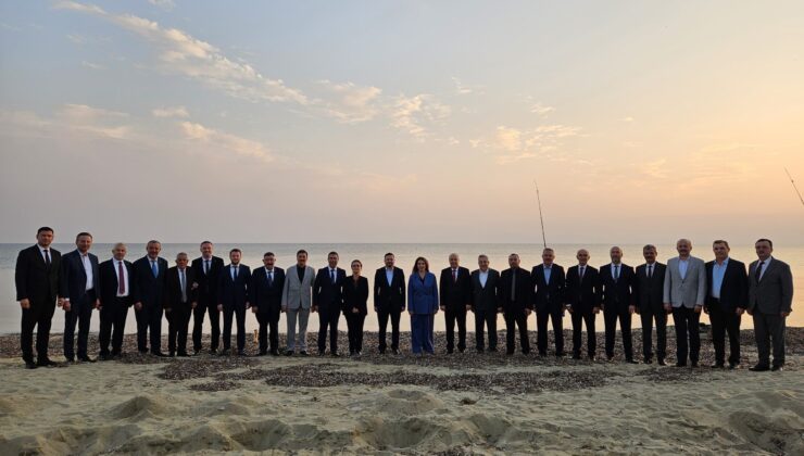 AK Parti Balıkesir Teşkilatı Ayvalık’ta Buluştu