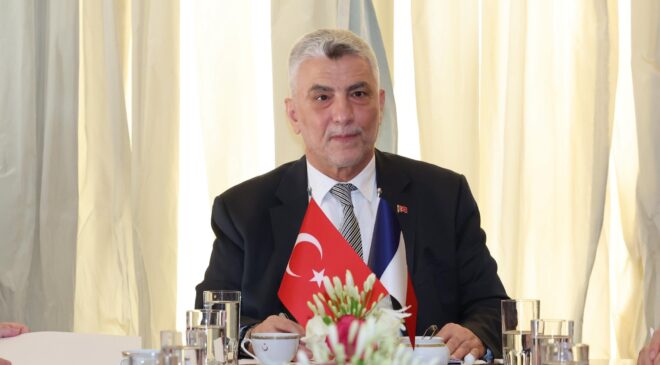 Ticaret Bakanı Ömer Bolat Fransa’da Şirket Temsilcileri İle Yuvarlak Masa Toplantısı Gerçekleştirdi
