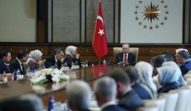 Cumhurbaşkanı Erdoğan, Kahramanmaraş’taki Okul Saldırısında Hayatını Kaybedenlerin Ailelerini Kabul Etti