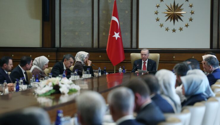 Cumhurbaşkanı Erdoğan, Kahramanmaraş’taki Okul Saldırısında Hayatını Kaybedenlerin Ailelerini Kabul Etti