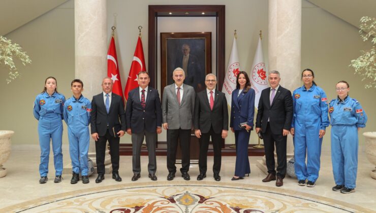 Türk Hava Kurumu Kayyum Heyeti Başkanı Prof. Dr. Akın Ünal’dan Bursa Valisi Erol Ayyıldız’a Ziyaret