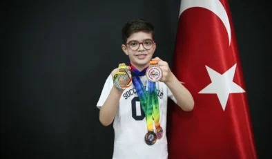 Bursa’dan 9 Yaşındaki Ömer Asaf’tan Singapur’da Çifte Bronz Madalya